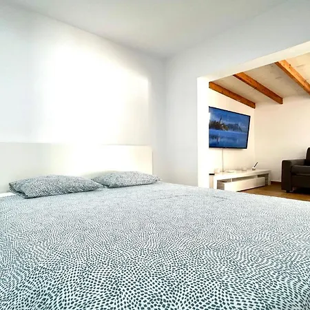 Welooveyou Arenas Appartement